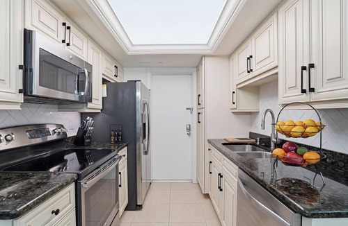 Sarasota Condo | Baywood Colony - 2BR 2BA - Siesta Key Area