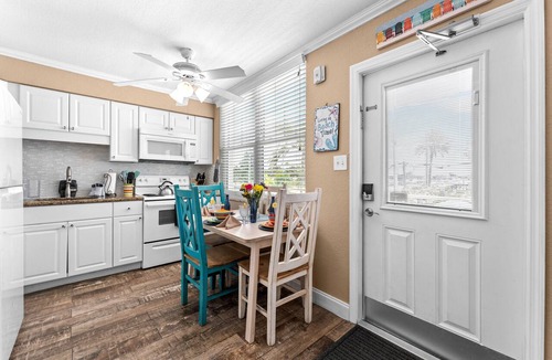 Carlouel Condo | Beach Condo W/Heated Pool - Steps to Sand - Clearwater Beach Suites 205
