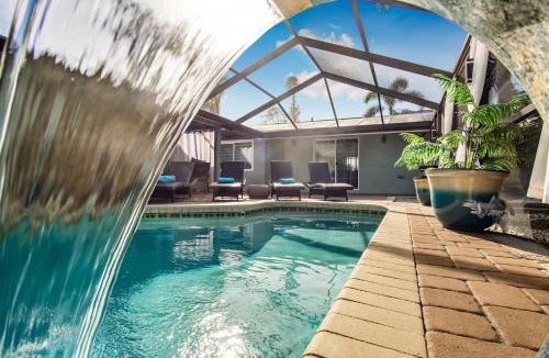 Sarasota Apartment | Beach Cottage with heated pool just off Siesta Key
