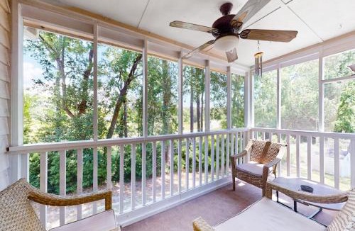 Little River Apartment | Beach Golfer's Nest