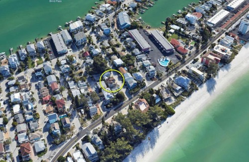 Sunset Beach House | Beach Livin 3 - 3 Bedroom Upstairs