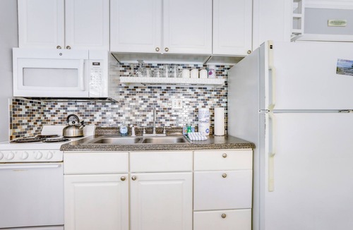 Longboat Key Villa | Beach & Pool Access: Gulf Coast Villa w/Balcony