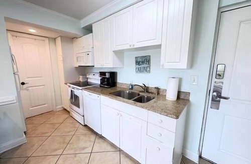 North Litchfield Beach Condo | Beach Vibes 1BR Condo in Litchfield