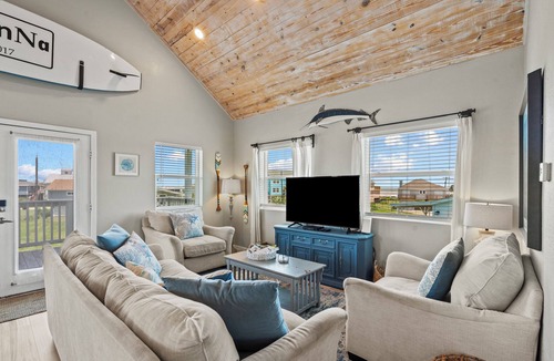 Galveston House | Beach Views/Walk to Beach/Entertainment/Cozy - The Salty Starfish
