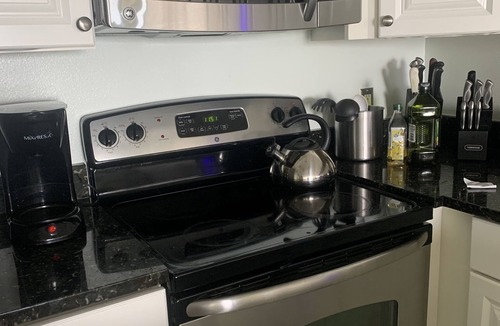 Redington Shores Condo | Beachfront Condo 3 Bedrooms/5 Beds/3 Bathrooms