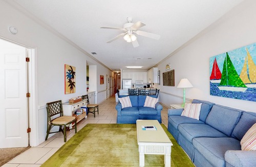 Orange Beach East Condo | Beachfront condo overlooking the Gulf w/pool & sundeck Near dining/shops