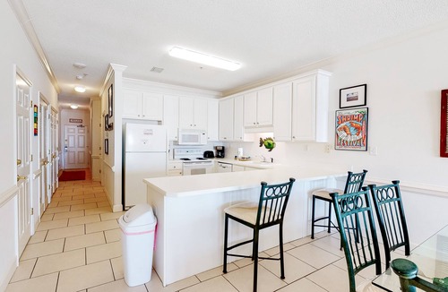Orange Beach East Condo | Beachfront condo overlooking the Gulf w/pool & sundeck Near dining/shops