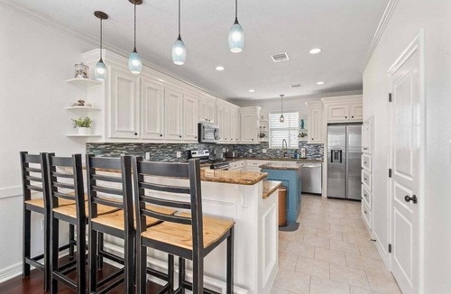 Miramar House | Beachfront | Hot Tub | Sleeps 16 | Private Walkover