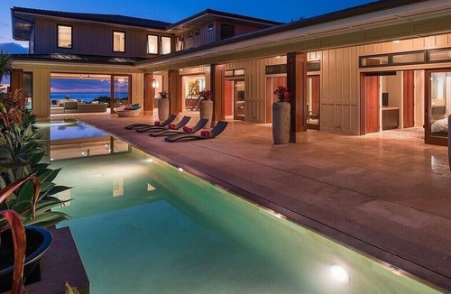 Kailua Ski Chalet | Beachfront Six Bedroom Ultra Modern Villa with 80ft Pool in Kailua