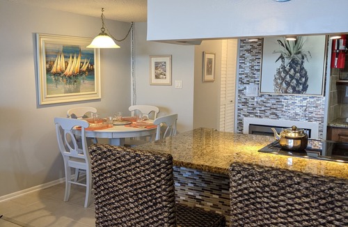 Sunset Beach Condo | Beachfront! World class sunsets on white sandy Sunset Beach on Treasure Island.