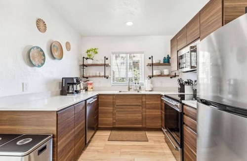 Capri Isle Apartment | Beachside 4-Private Suites in Treasure Island