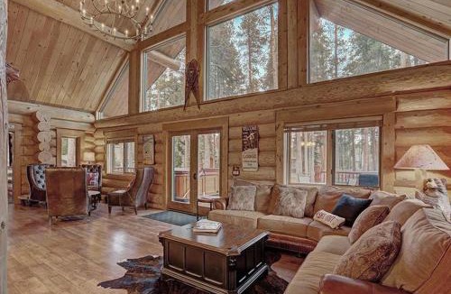 Breckenridge House | Bear Cabin