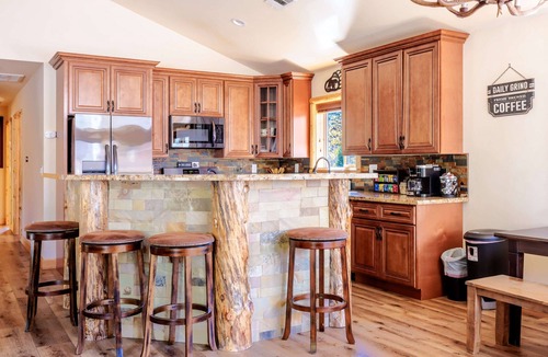 Big Bear Lake Cabin | Bearadise ~ Enchanted Dream ~ Mountain Escape
