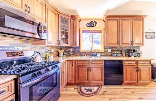 Big Bear Lake Cabin | Bearadise ~ Enchanted Dream ~ Mountain Escape