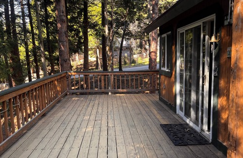 Cedar Glen Cabin | Beautiful 3-bedroom cabin in Lake Arrowhead perfect for relaxing getaways!