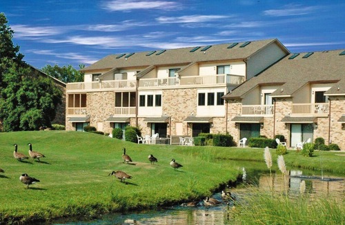 Surfside Beach Apartment | Beautiful 3 bedroom unit at resort, sleeps 12