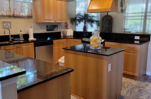 Gulf Gate Estates House | Beautiful Large Vacation Home