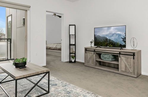 East End Apartment | Beautiful location in downtown with AMAZING views