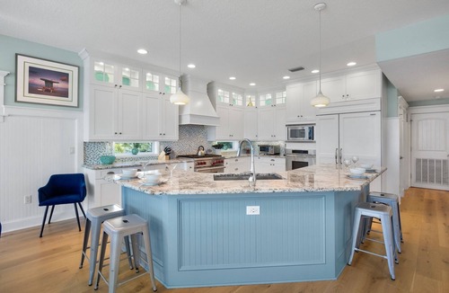 Ilexhurst House | Beautiful luxury home! Pool, rooftop deck and steps from the beach!