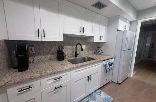 Siesta Key Village Villa | Beautiful Villa Located in White Sands Village 55+