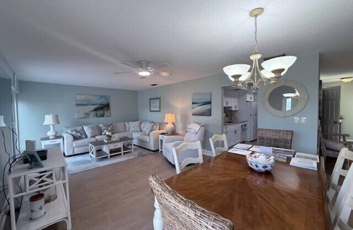 Siesta Key Village Villa | Beautiful Villa Located in White Sands Village 55+
