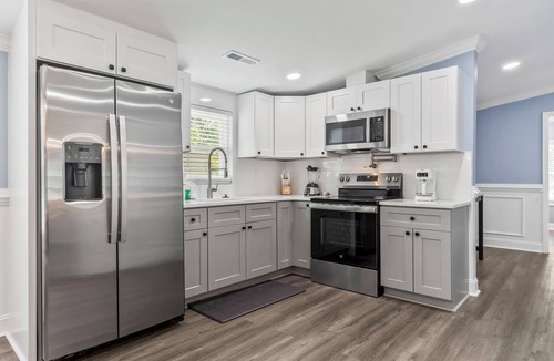 Little River House | Beautifully Renovated 4 Bedroom Home in Little River! Sleeps 8!