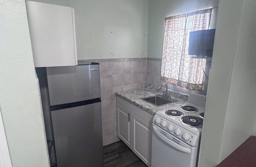Largo Hotel | Belleair Village Motel