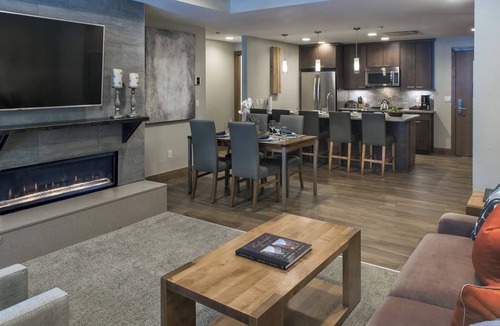 Breckenridge Cabin | BEST Ski in/Ski out! Grand Colorado Peak 8! Two Bedroom. Sleeps 8.