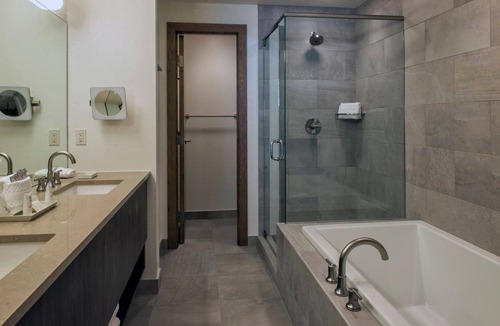 Breckenridge Cabin | BEST Ski in/Ski out! Grand Colorado Peak 8! Two Bedroom. Sleeps 8.