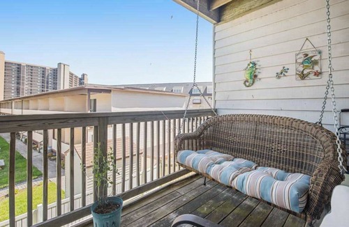 Bethany Beach Condo | Bethany Beach Inn suite close to beach with free WiFi, central AC, & balcony