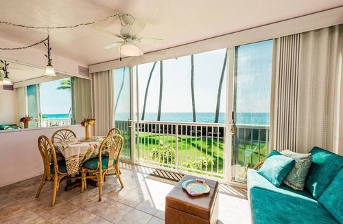 Kahaluu Bay Condo | Big Island Kona Magic Sands by Coldwell Banker Island Vacations
