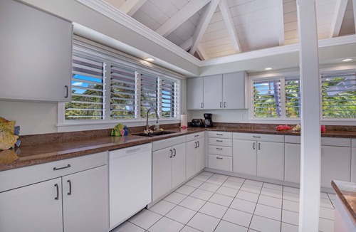 Kahaluu Bay House | Big Island Retreat