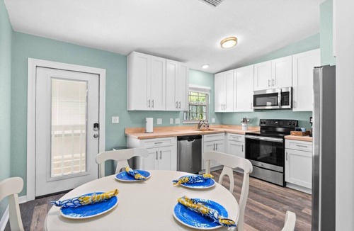 Palm Harbor Villa | Bike to trails, beach, parks - great for families!