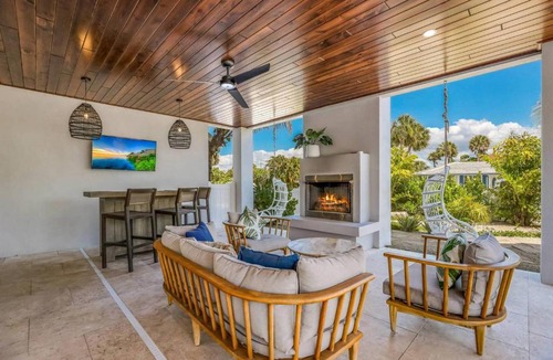 Anna Maria House | Bikini Bottom - 302 Spring Ave