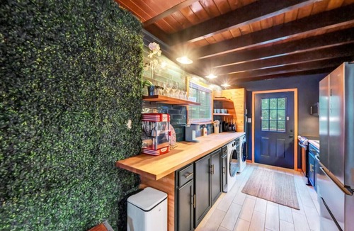 Tobyhanna Cabin | Black Timber Chalet - Hot Tub - Game Room