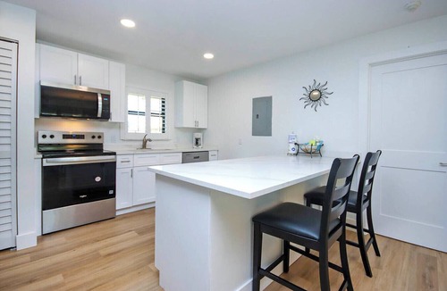 Sanibel Condo | Blind Pass D204 - Short walk to the beach