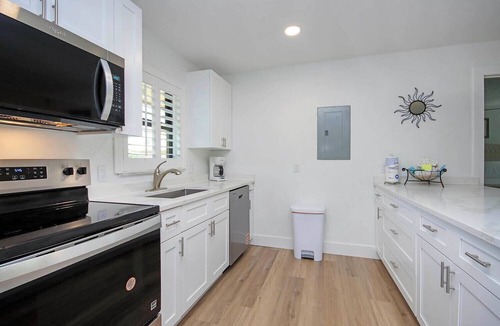Sanibel Condo | Blind Pass D204 - Short walk to the beach