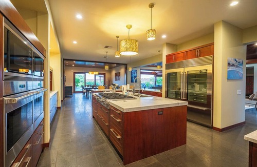 Kamuela House | Blue Lagoon - 7 bdr estate with large heated lagoon pool/spa - Mauna Lani resort