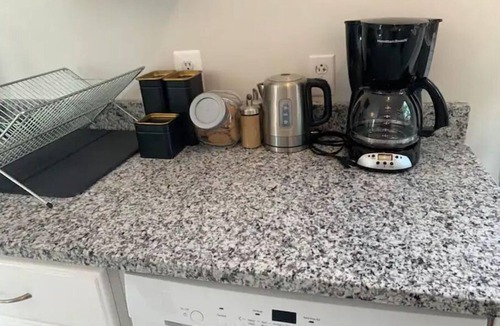 Spring Hill House | Boston 2Bd Kg-Qn Bds entire unshared space near Harvard, MIT Subway w/parking