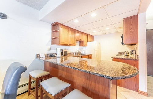Peak 9 Apartment | Br13100b