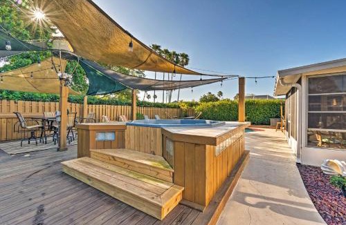 South Bradenton House | Bradenton Retreat w/Backyard Oasis: Near Beach!