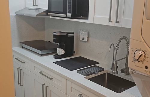 Mariner Apartment | Brand-New Cozy Studio in Vibrant Cape Coral – Fully Equipped & Stylish