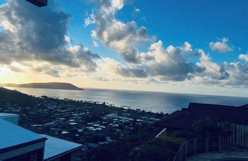 'Aina Haina House | Breathtaking Ocean View with Private Pool!