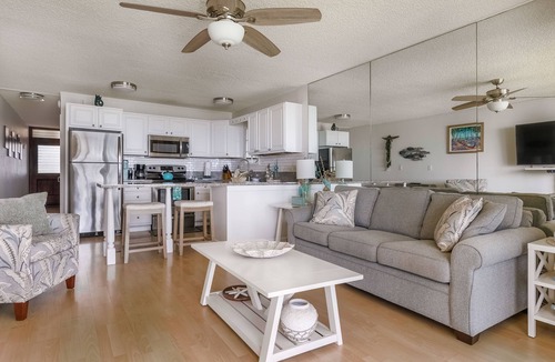 Kihei Condo | Breathtaking ocean views! Steps to the beach! Recently remodeled!