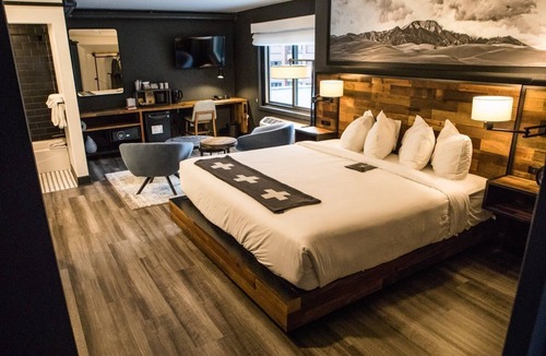Historic District Cabin | Breckenridge Hotel Room | King Bed & Private Bunks
