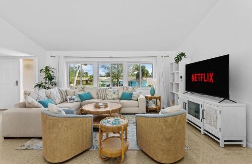 Harbor Hills House | Breezy Blue-Pool Hot Tub Minutes to Beach Games