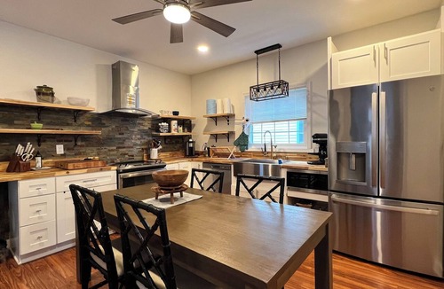 East Providence Apartment | Bright & Cozy 2-Bed Home w Free Parking & Laundry”