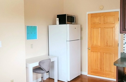 Southgate Apartment | Bright, cozy studio in the middle of Sarasota