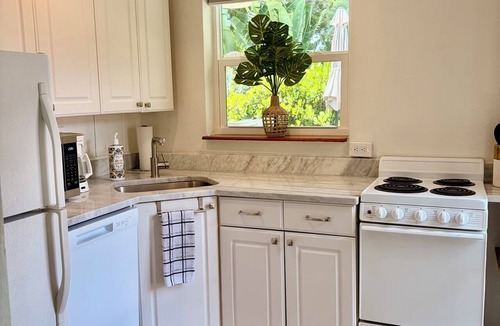 Alta Vista House | Bungalow on the Park-East