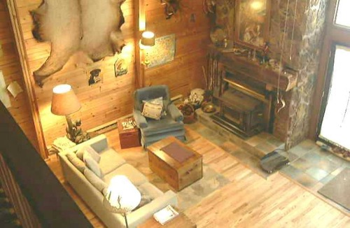 Blue River Ski Chalet | Cabin on 1 Acre - 5 Minutes to Lifts!
